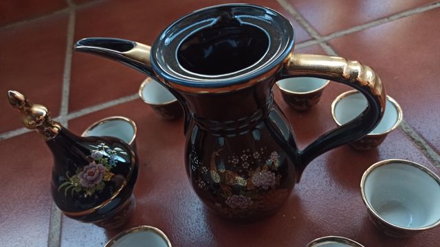 Antiguo juego de sake japonés