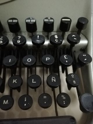 Máquina de escribir Hispano Olivetti