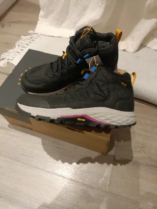 Botas de montaña Teva mujer