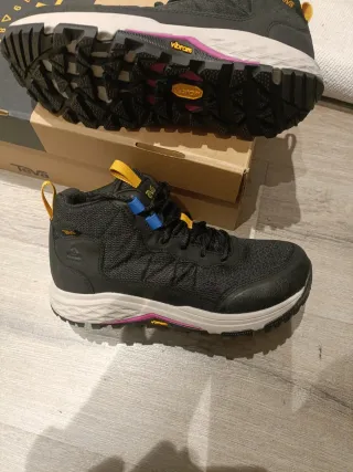 Botas de montaña Teva mujer
