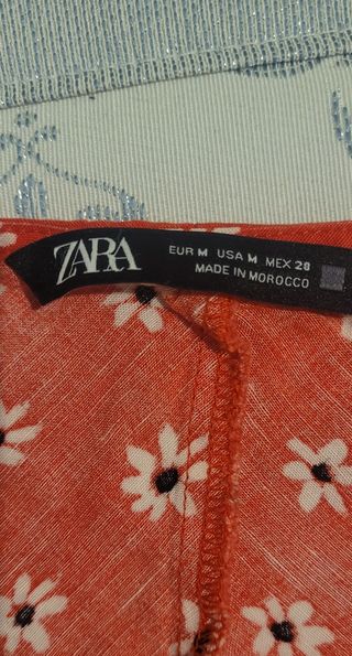 Crop top estampado de Zara