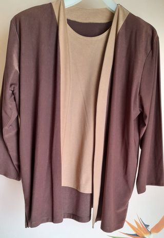 Suéter con chaqueta incorporada