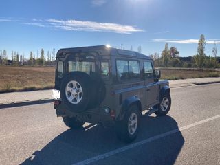 Land Rover Defender 2006