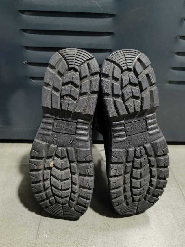 Zapatos de seguridad.