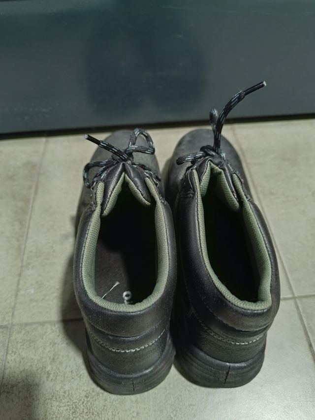 Zapatos de seguridad.