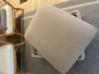 SOFA KIVIK IKEA CON REPOSAPIES