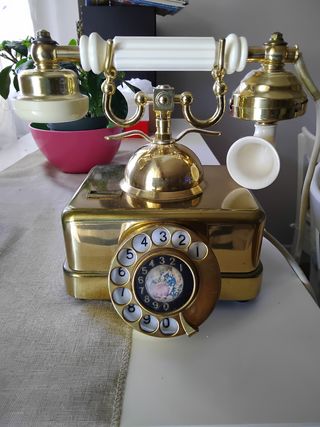 Teléfono antiguo