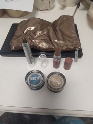 lote, 2xeyes Studio+essence labios+fat+neceser