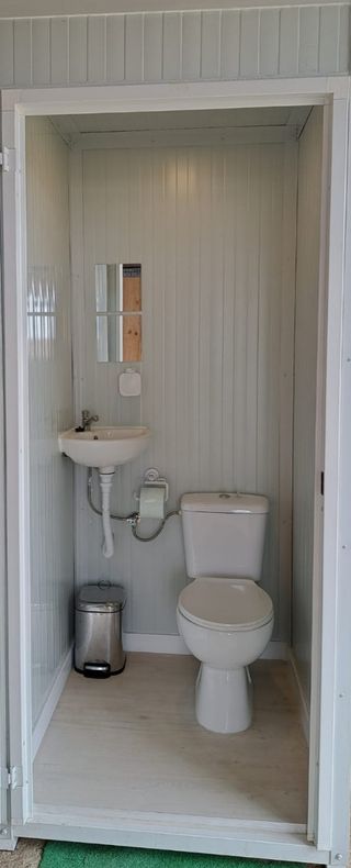 BAÑO MINUSVALIDOS CON CAMBIA BEBÉS 