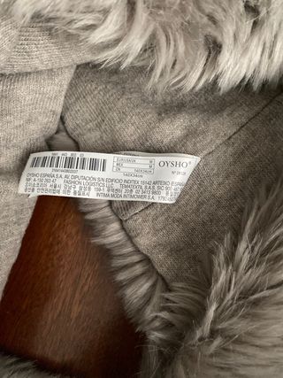 bufanda gris piel sintetica