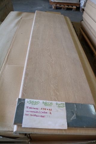 Peldaño exterior Cazorla arce