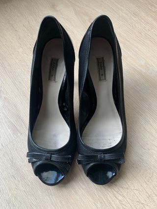 Zara. zapatos peptoe de tacon