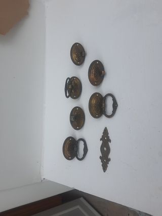 Agarradores de mueble antiguo