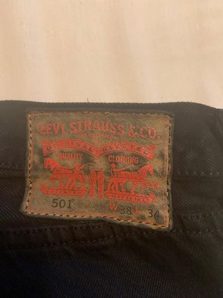 Vaqueros Levi's negro