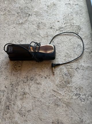 Piano Teclado con pedal incluido