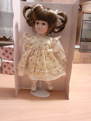 2 bambole di porcellana