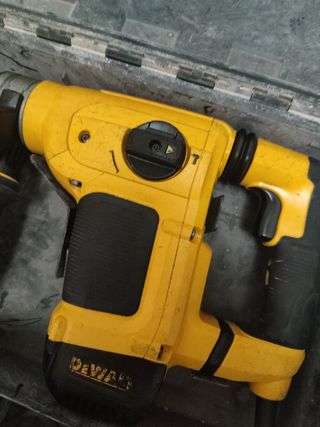 MARTILLO DEWALT D25430K SDS PLUS