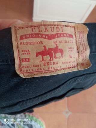 Pantalón vaquero azul marino talla 48