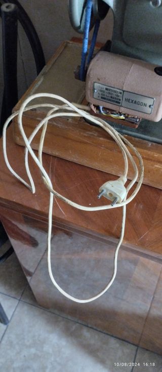 Maquina de coser Singer Hexagon C601/40