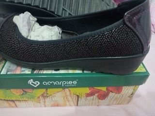 Zapato con punta charol