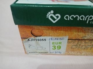 Zapato con punta charol