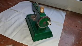 Juguete antiguo máquina de coser