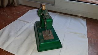 Juguete antiguo máquina de coser