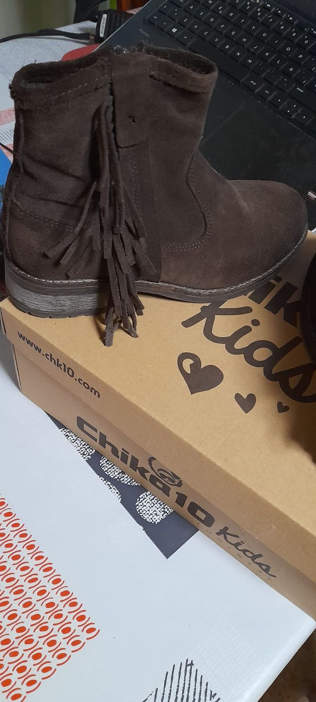 BOTAS NIÑA TALLA 33
