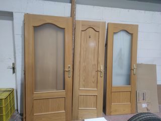 Puerta interior de madera color roble