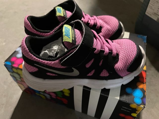 zapatilla Nike original numero 27 