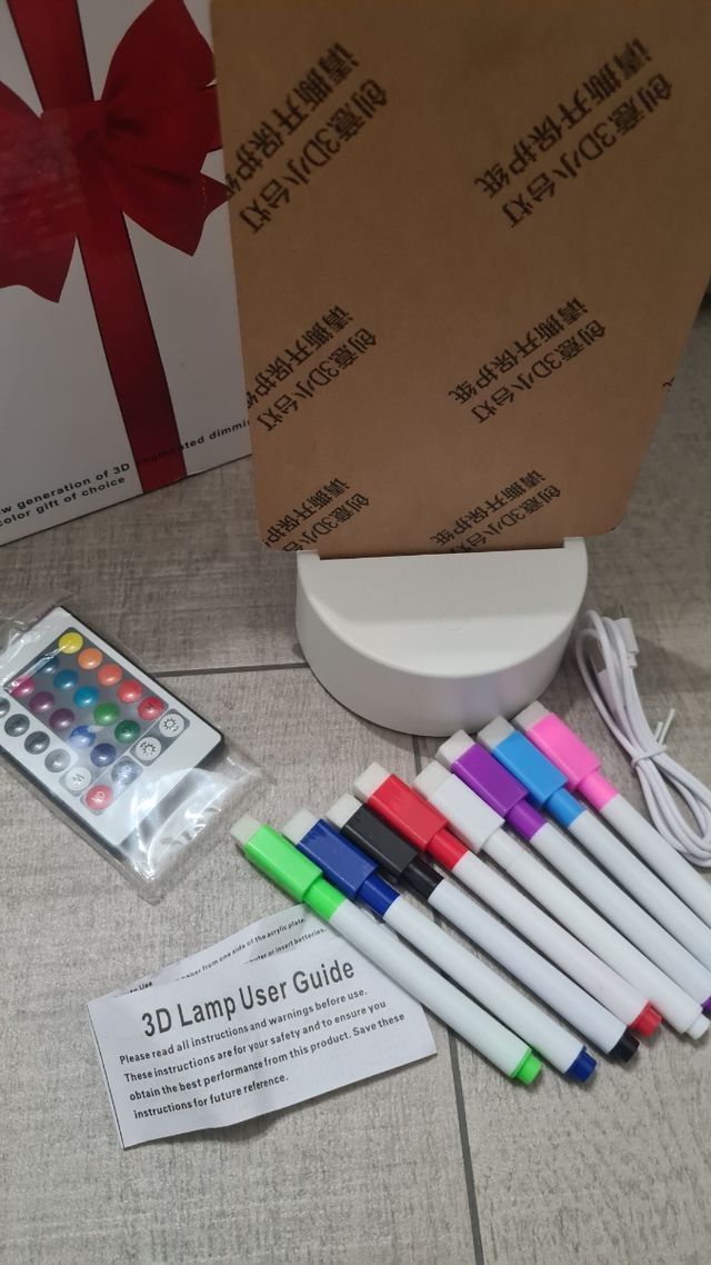 Lámpara 3D LED con mando a distancia + rotuladores