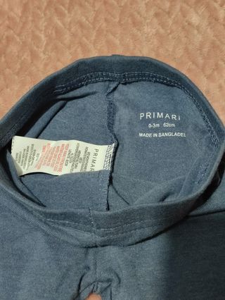 Lote de 2 leggins y gorrito de 0-3 meses