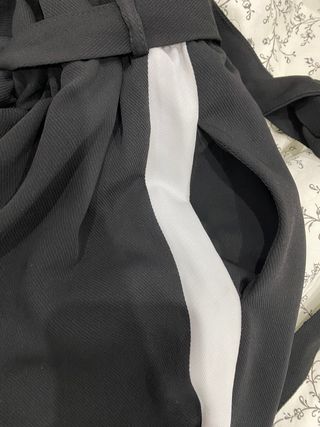 Mono negro con lineas blancas zara 