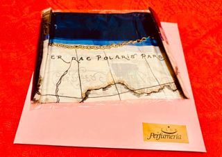 Pañuelo 100%seda natural precintado y con caja