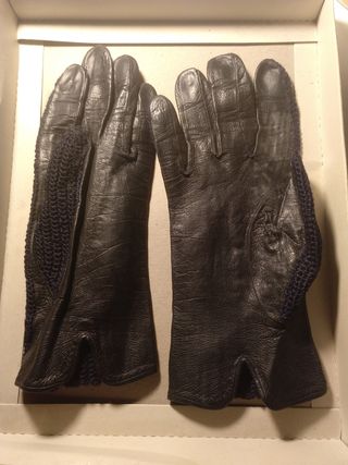 Guantes vintage de cuero y crochet