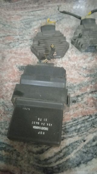 CDI y Regulador de Honda Dylan 125/150.