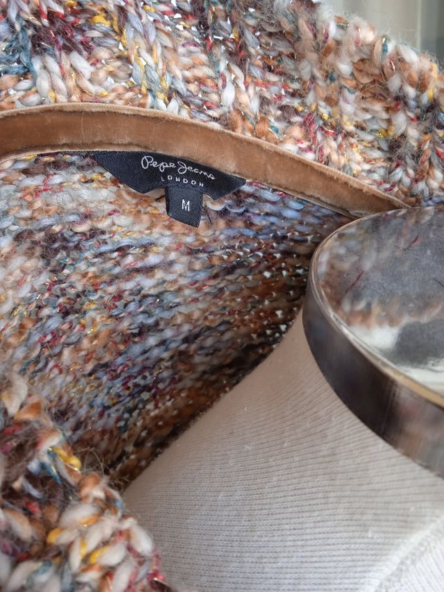 Rebeca de lana Calvin Klein