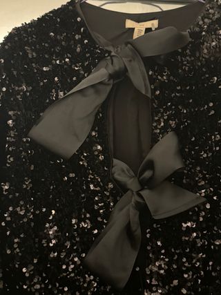 Chaqueta lentejuelas con lazos H&M!!