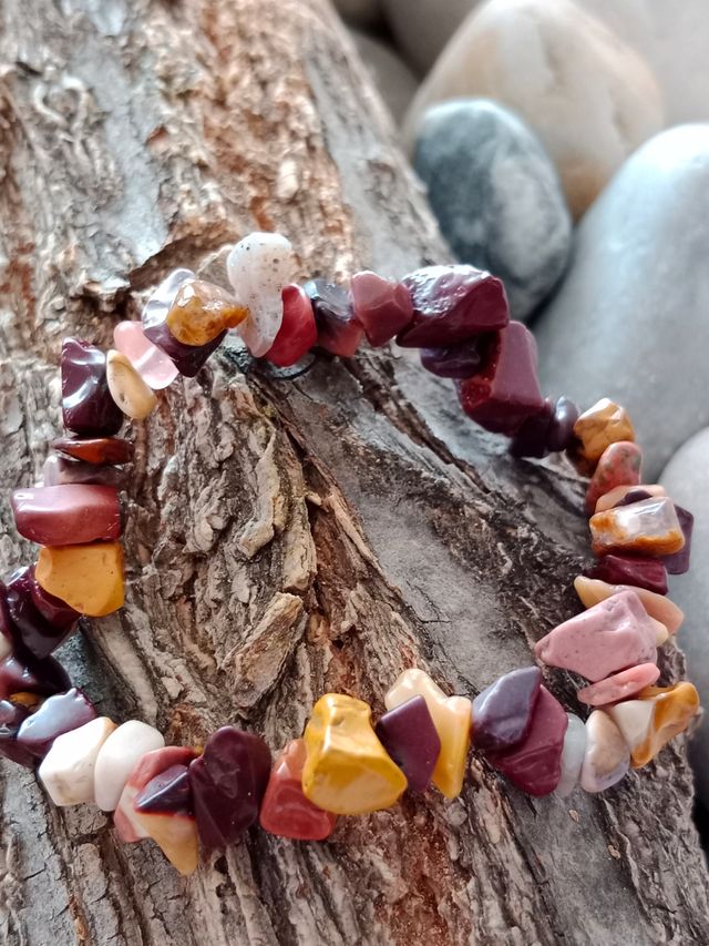 Pulseras varias piedra jades y otras