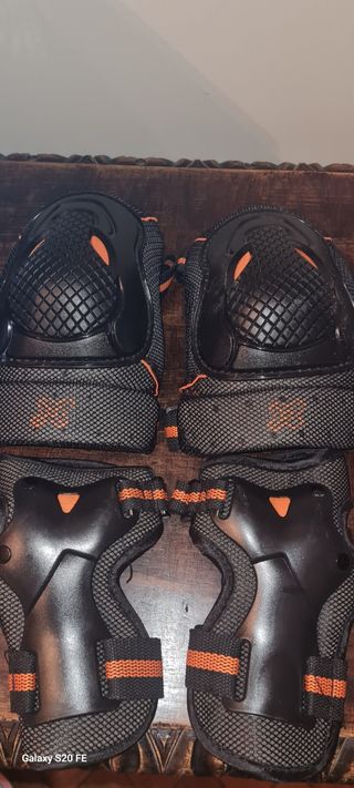 Rodilleras y muñequeras para ir en patines o bici