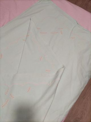 Sábana bordada vintage