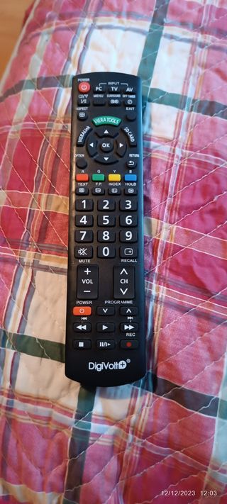 TV PANASONIC LCD TX L32C5E 32"