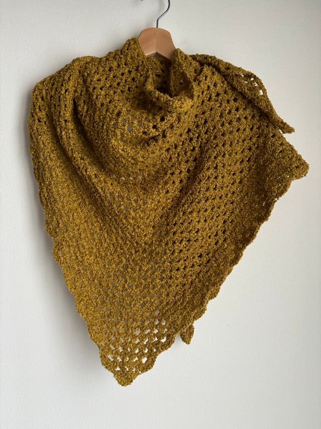 Sciarpa triangolare in ciniglia