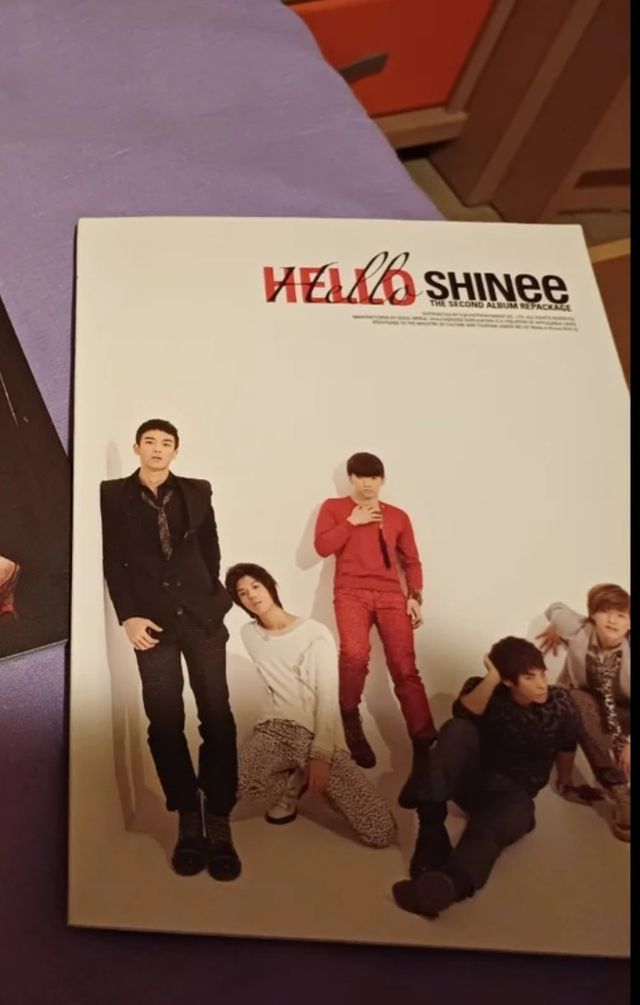 SHINEe "Hello" CD