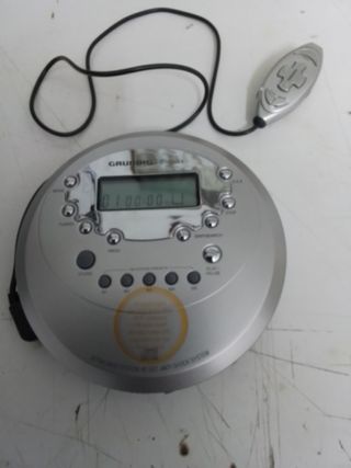 Cede radio en buen estado Grundig