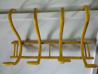 Perchas antiguas de madera 15€ c/u