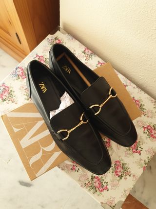 Mocasín mujer de piel 41. Zara. Málaga