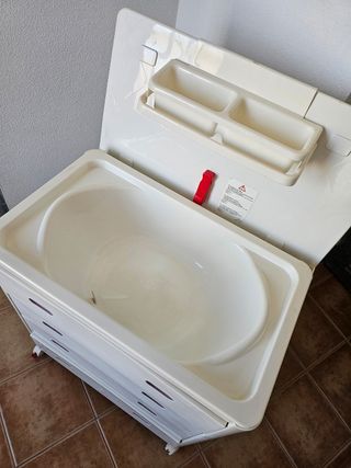Mueble cambiador-bañera