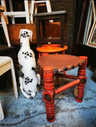 Taburetes. Precio unidad 40.