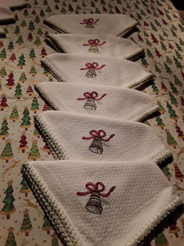 TOALHA DE MESA DE NATAL 300X 136 (18 GUARDANAPOS)